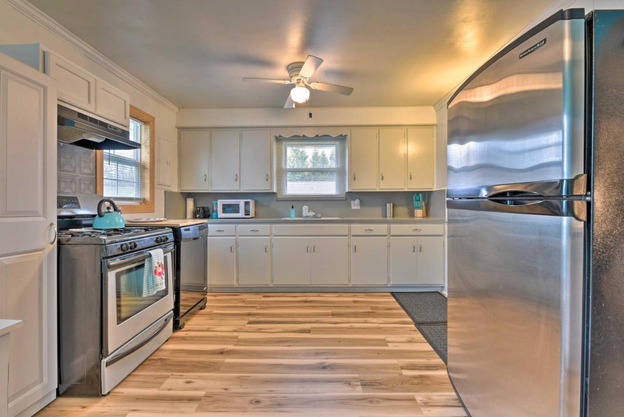 Family-Friendly Hideaway Near Presque Isle! Villa Erie Buitenkant foto