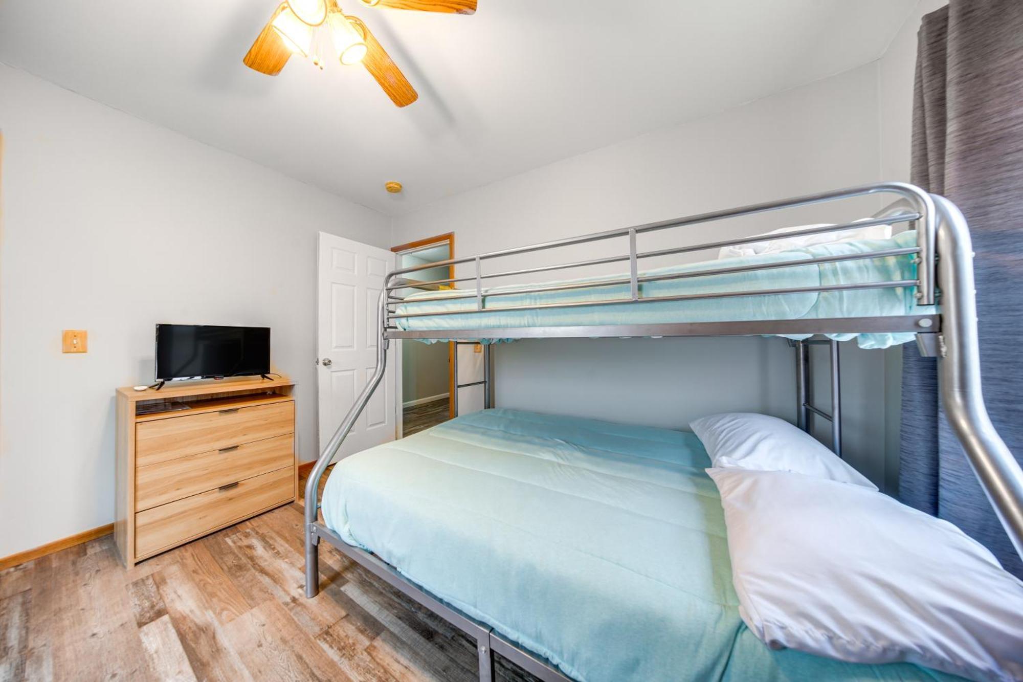 Family-Friendly Hideaway Near Presque Isle! Villa Erie Buitenkant foto